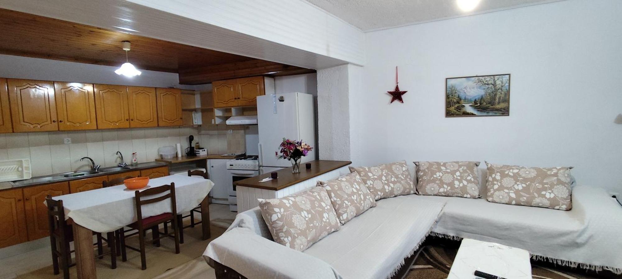 Ευρύχωρο Και Άνετο Διαμέρισμα Στην Ιτέα Joanna'S Apartment Kirra Exteriör bild