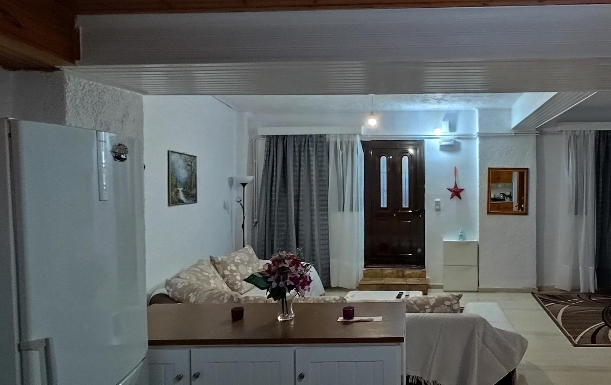 Ευρύχωρο Και Άνετο Διαμέρισμα Στην Ιτέα Joanna'S Apartment Kirra Exteriör bild