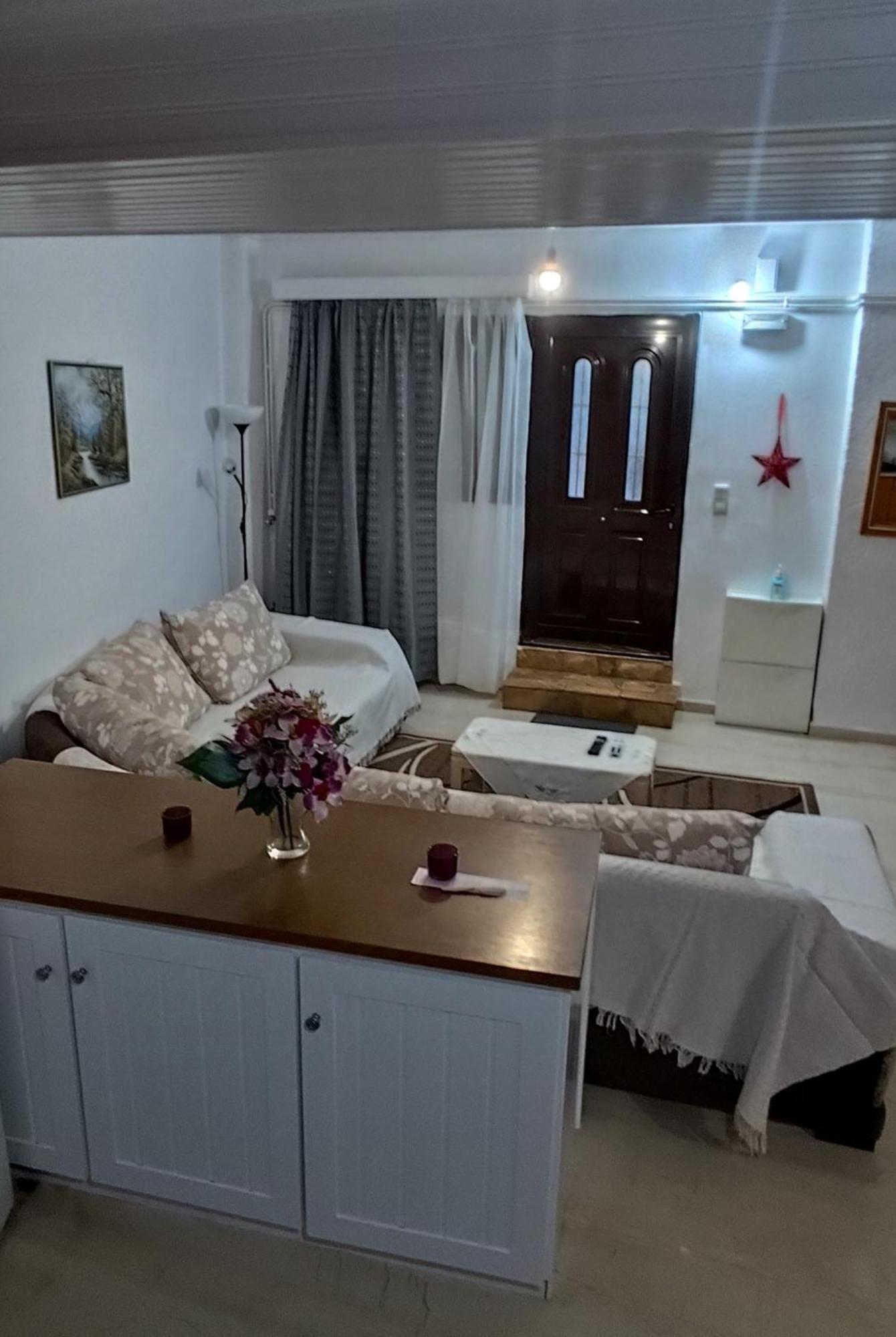 Ευρύχωρο Και Άνετο Διαμέρισμα Στην Ιτέα Joanna'S Apartment Kirra Exteriör bild