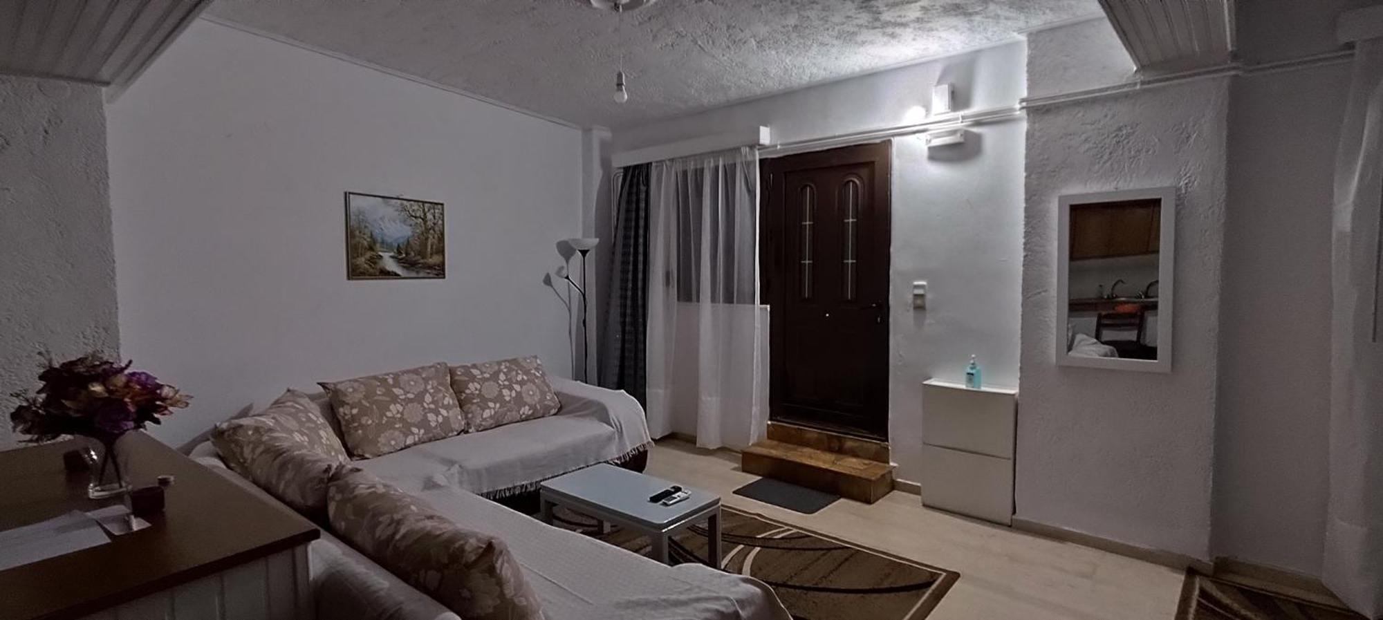Ευρύχωρο Και Άνετο Διαμέρισμα Στην Ιτέα Joanna'S Apartment Kirra Exteriör bild
